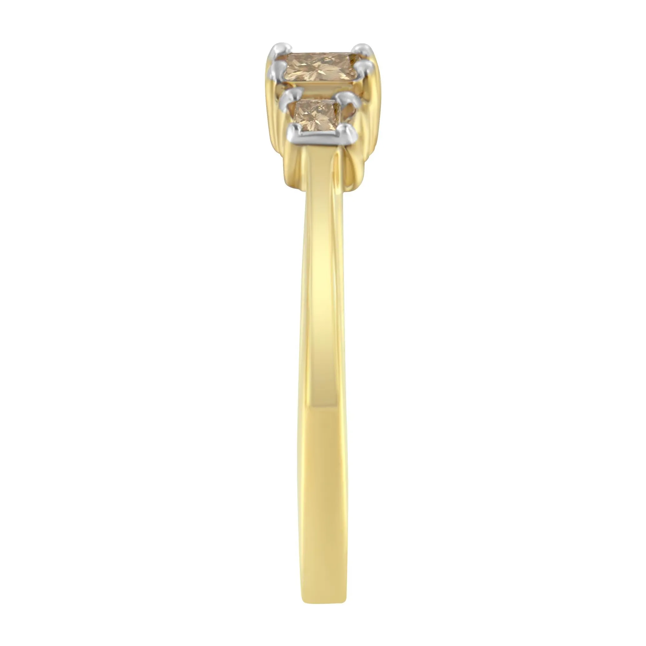 10K Yellow Gold 1/4 cttw 4-Prong Princess-Cut Diamond 3 Stone Ring Band (L-M Color, I1-I2 Clarity)