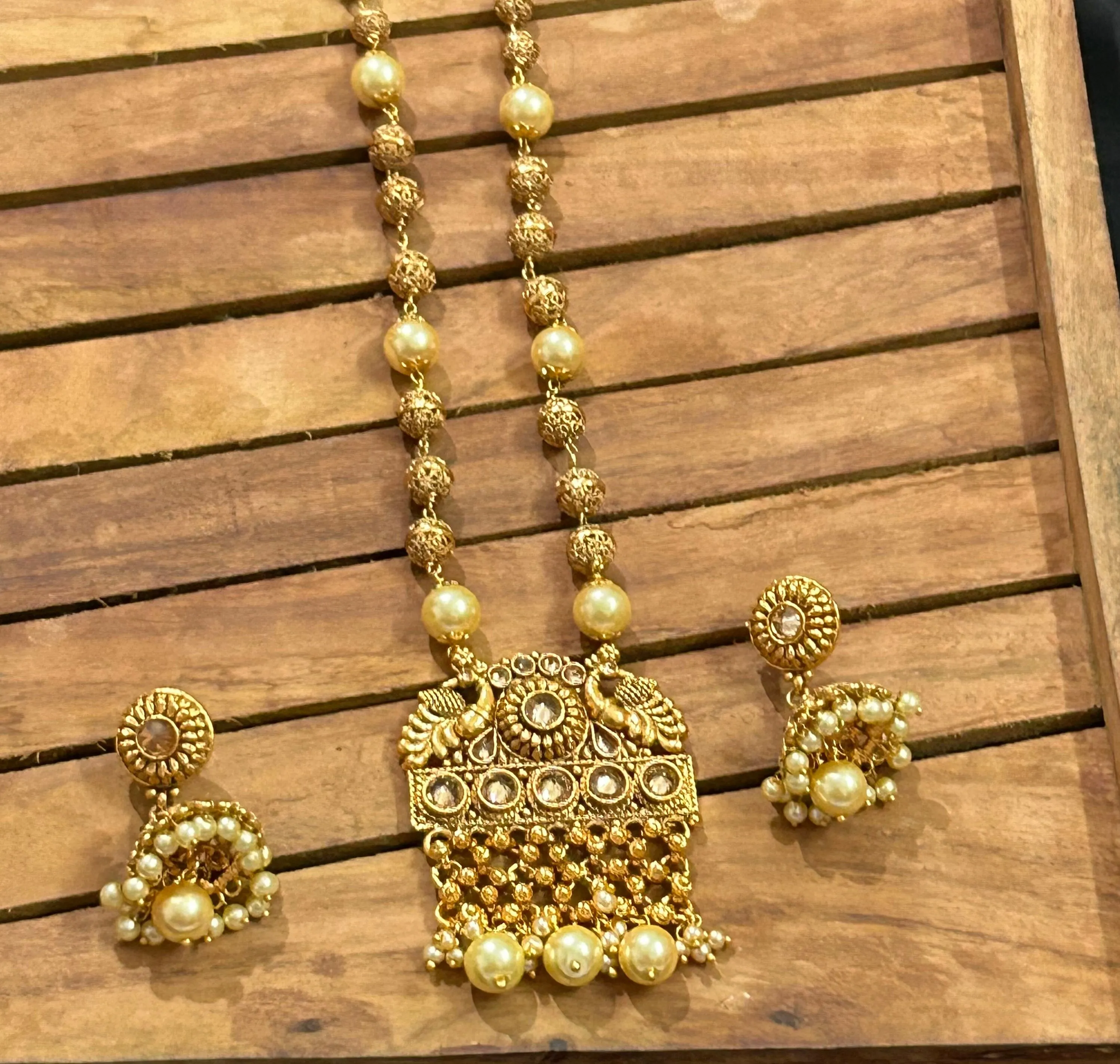 12. Kundan Necklace in gold polish