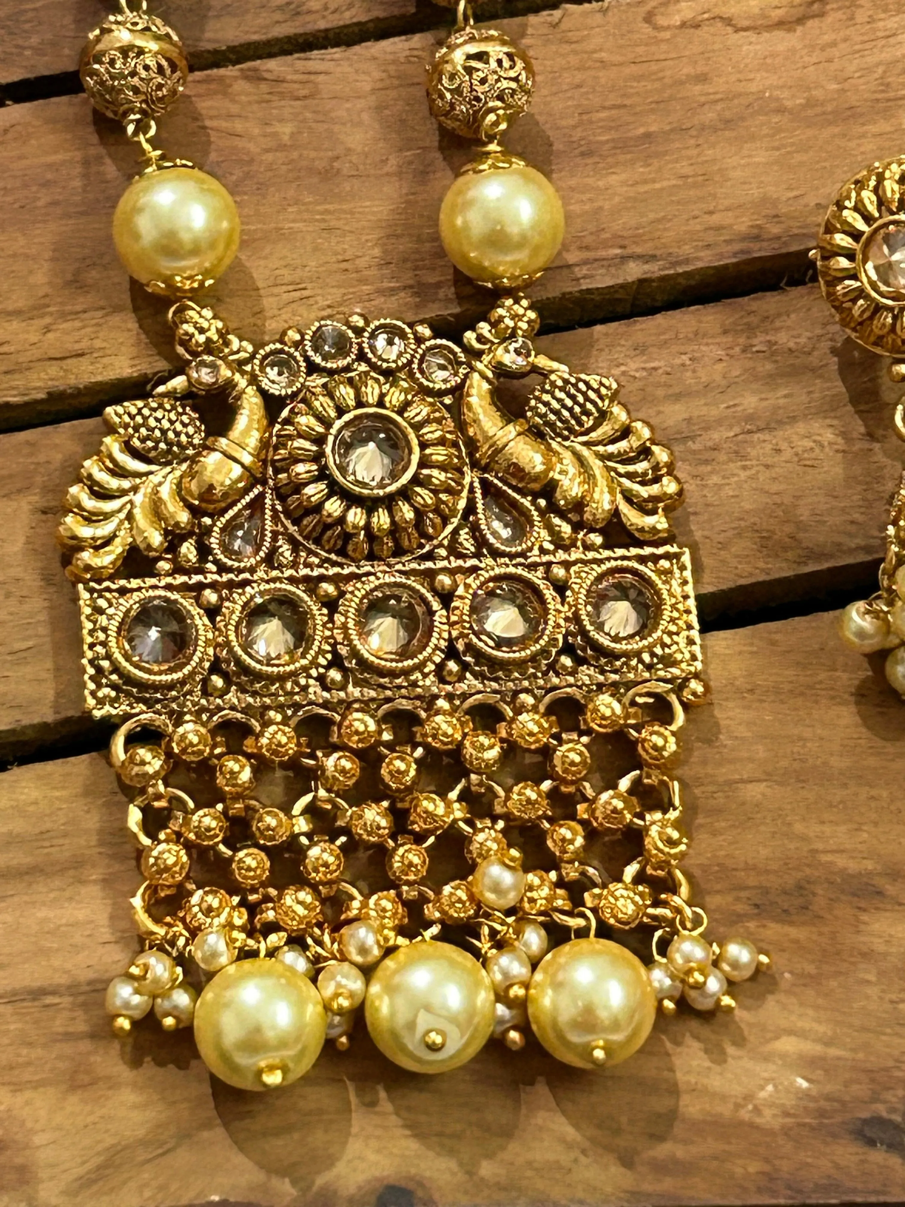 12. Kundan Necklace in gold polish