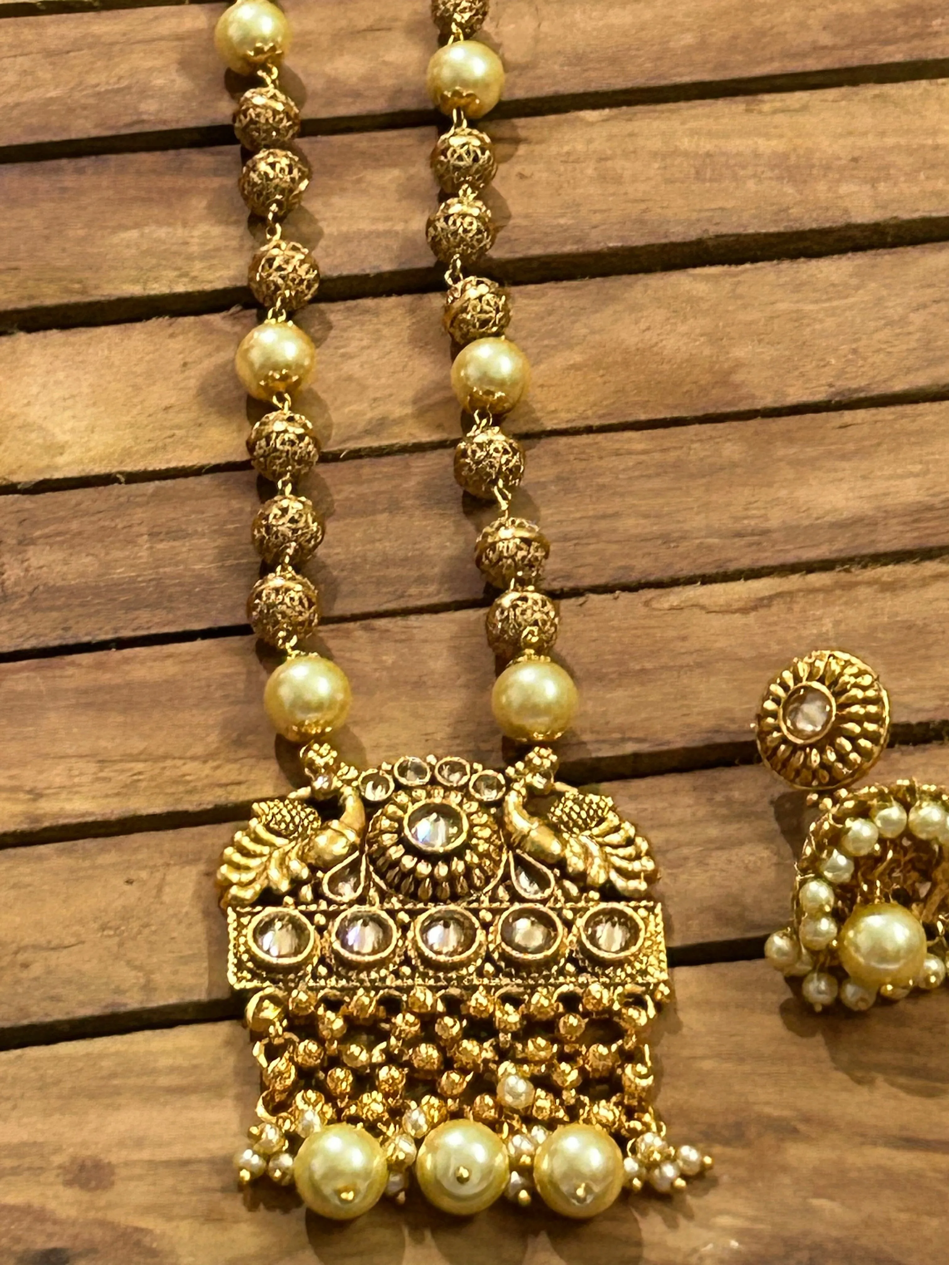 12. Kundan Necklace in gold polish