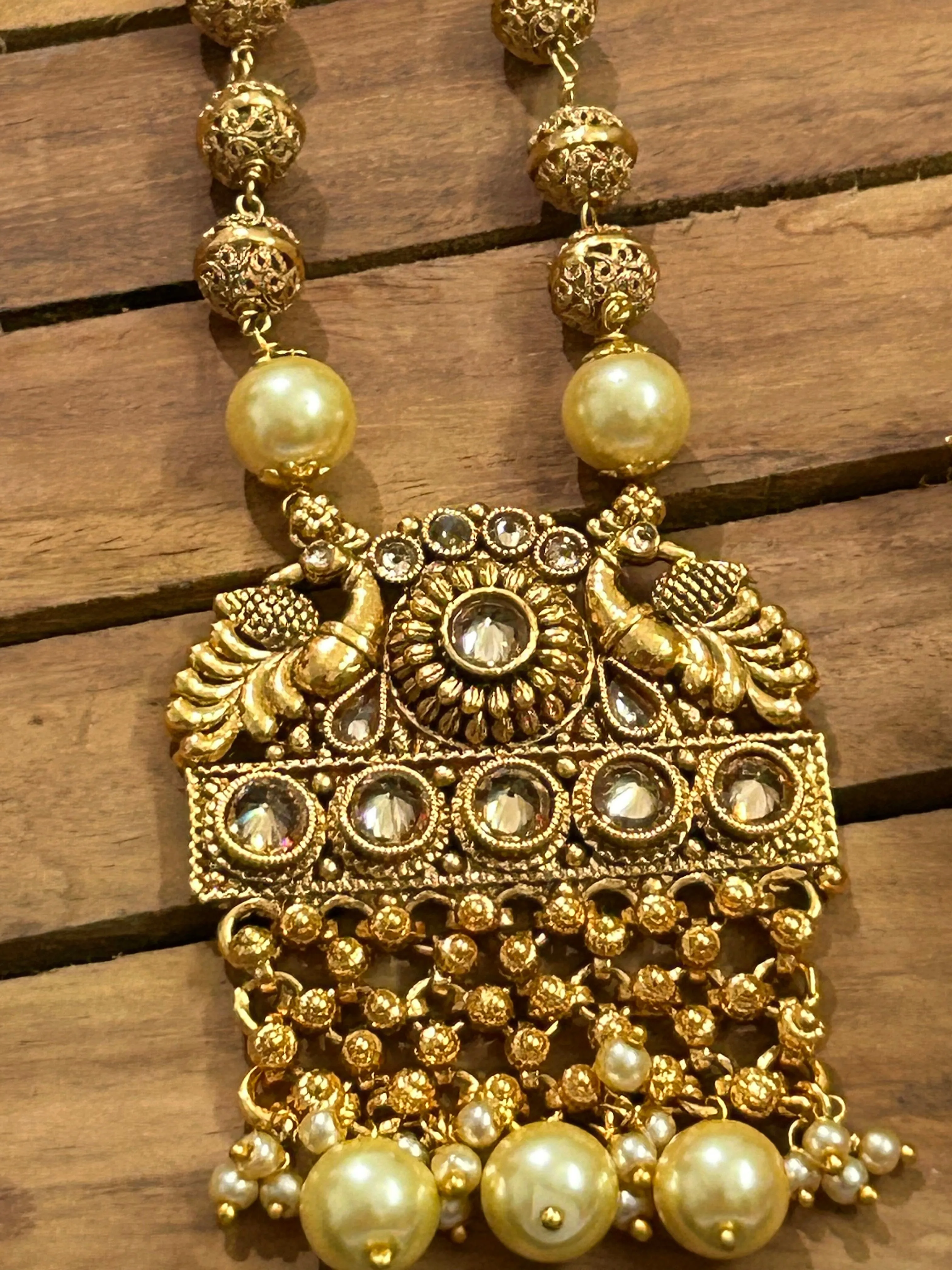 12. Kundan Necklace in gold polish
