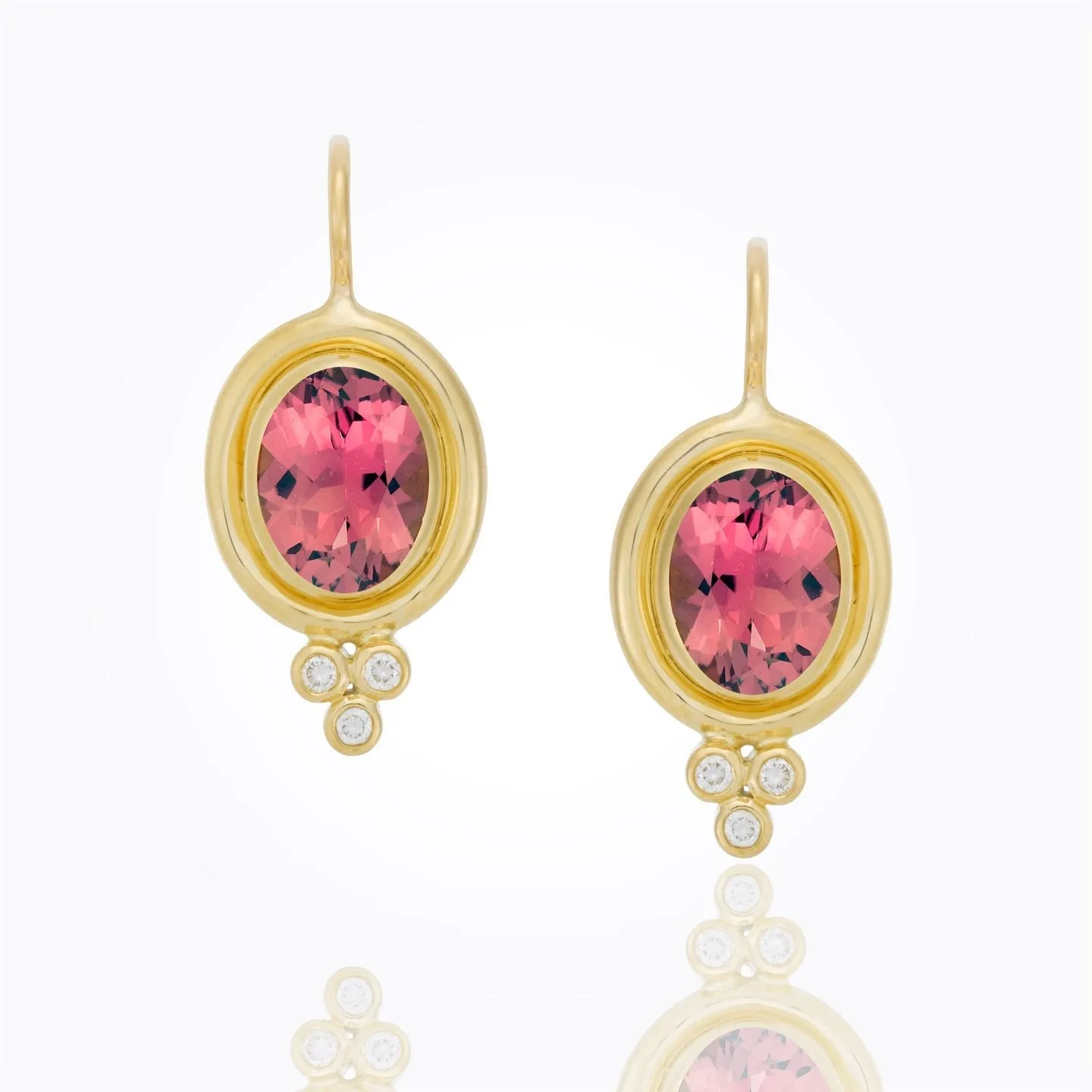 18K Classic Oval Faceted Earrings with diamond granulation- 8X6mm