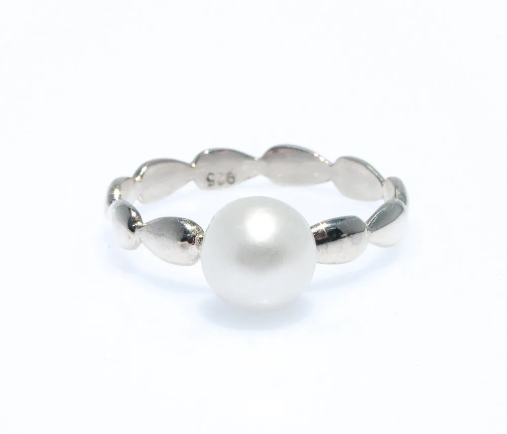 Harmony White Pearl Ring