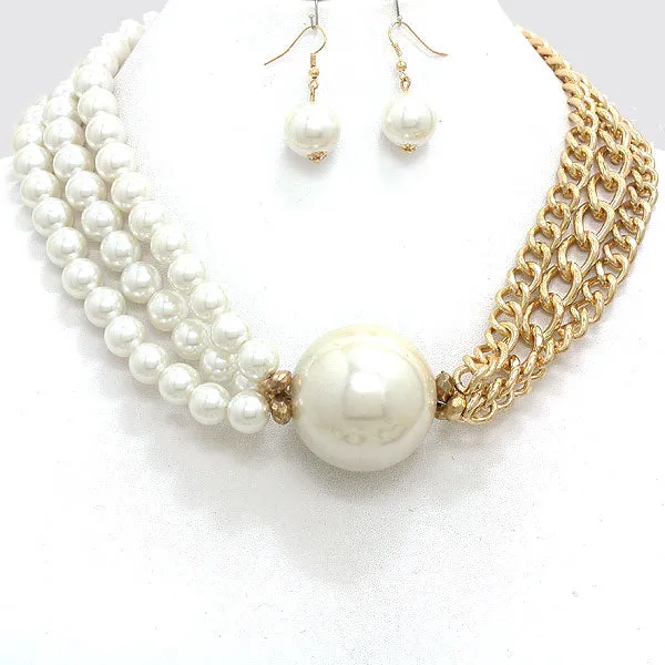 iLLASPARKZ Asymmetrical Pearl Necklace