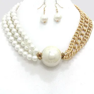 iLLASPARKZ Asymmetrical Pearl Necklace