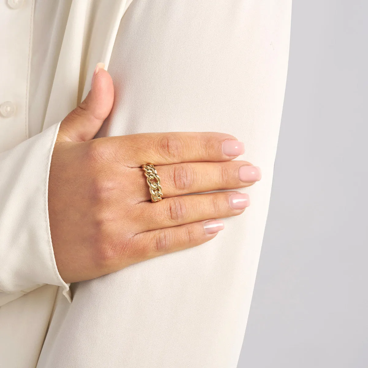Large Graduated Curb Link Ring