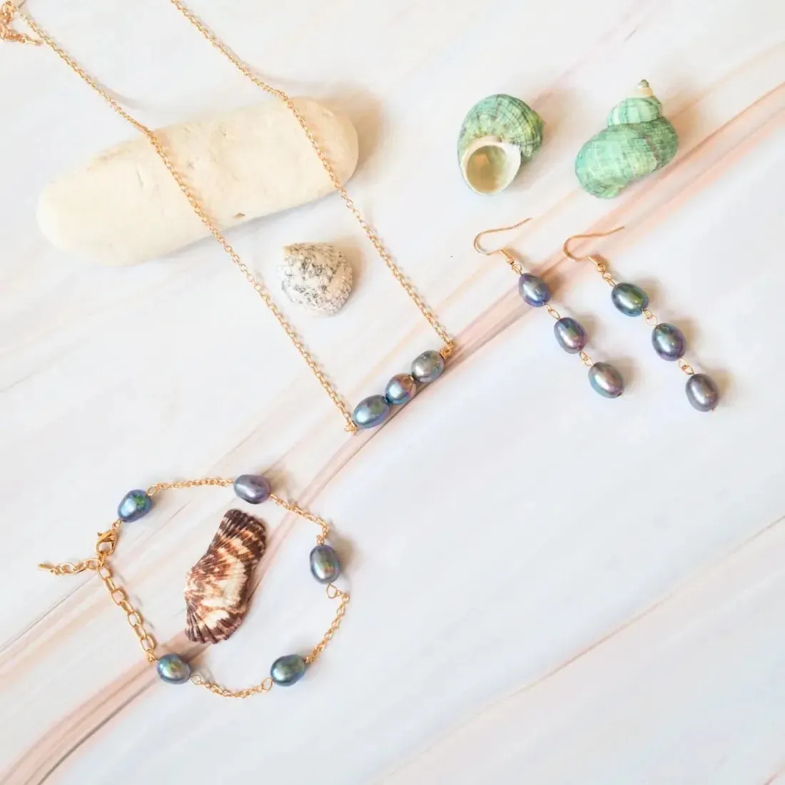Luminous Freshwater Pearl Pendant Hawaiian Necklace