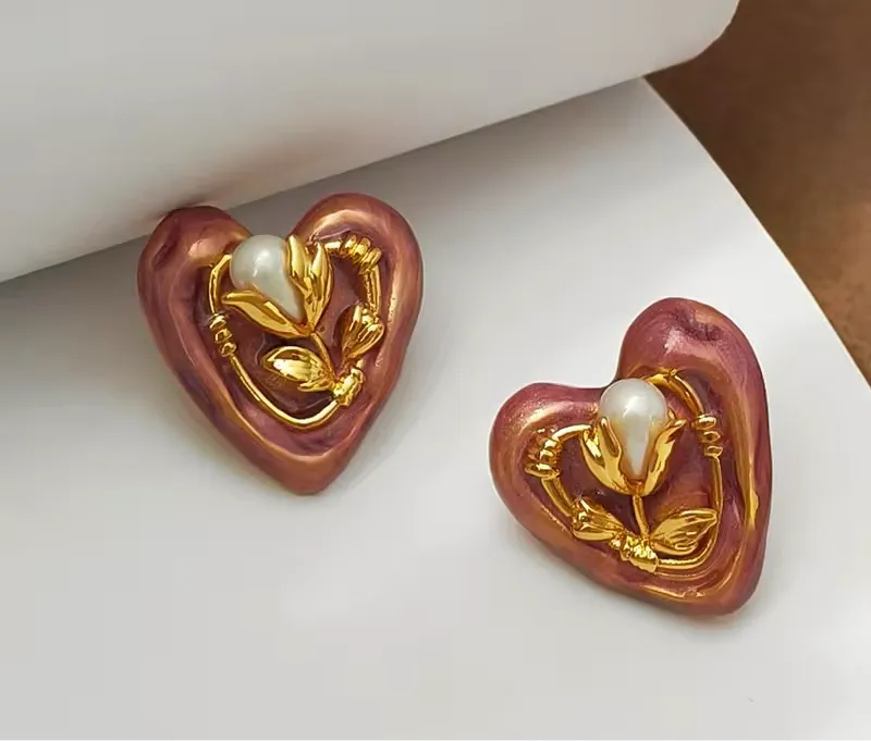 Retro Minimal Dusty Rose Enamle Heart Stud Earrings