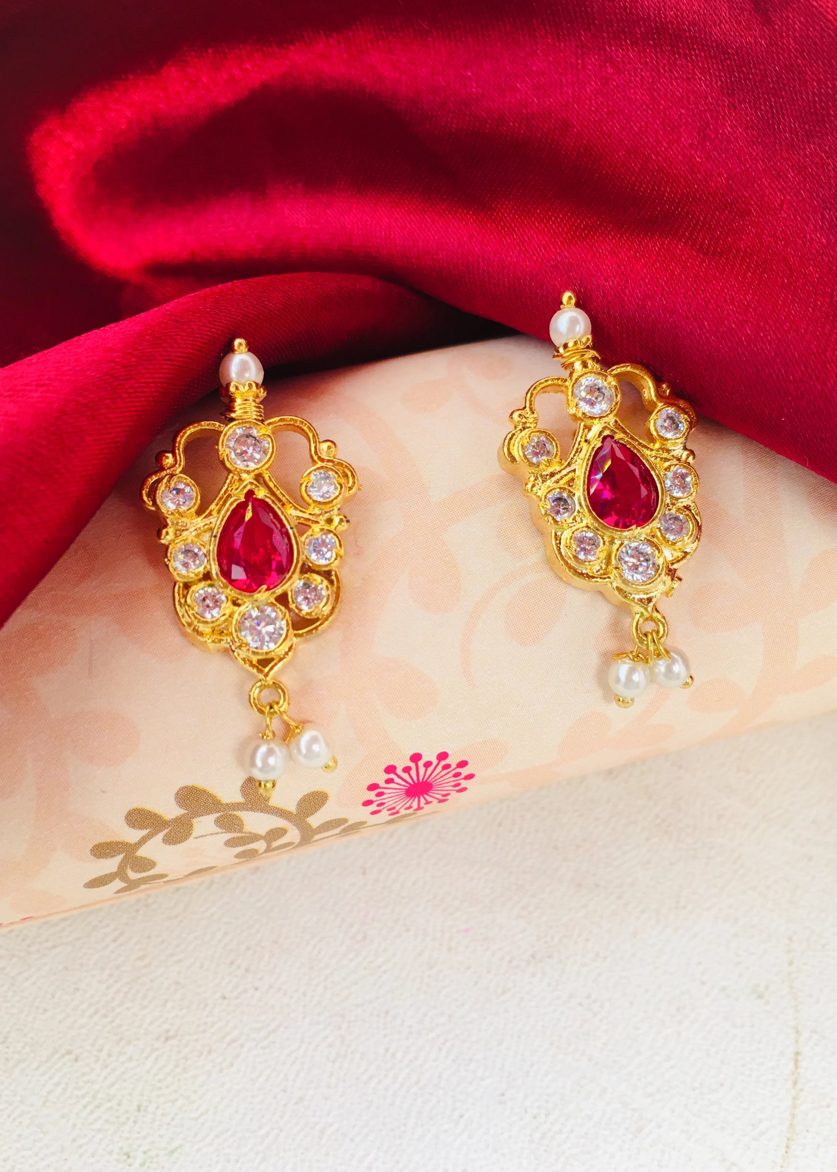 SIMPLE MOTI STUDS