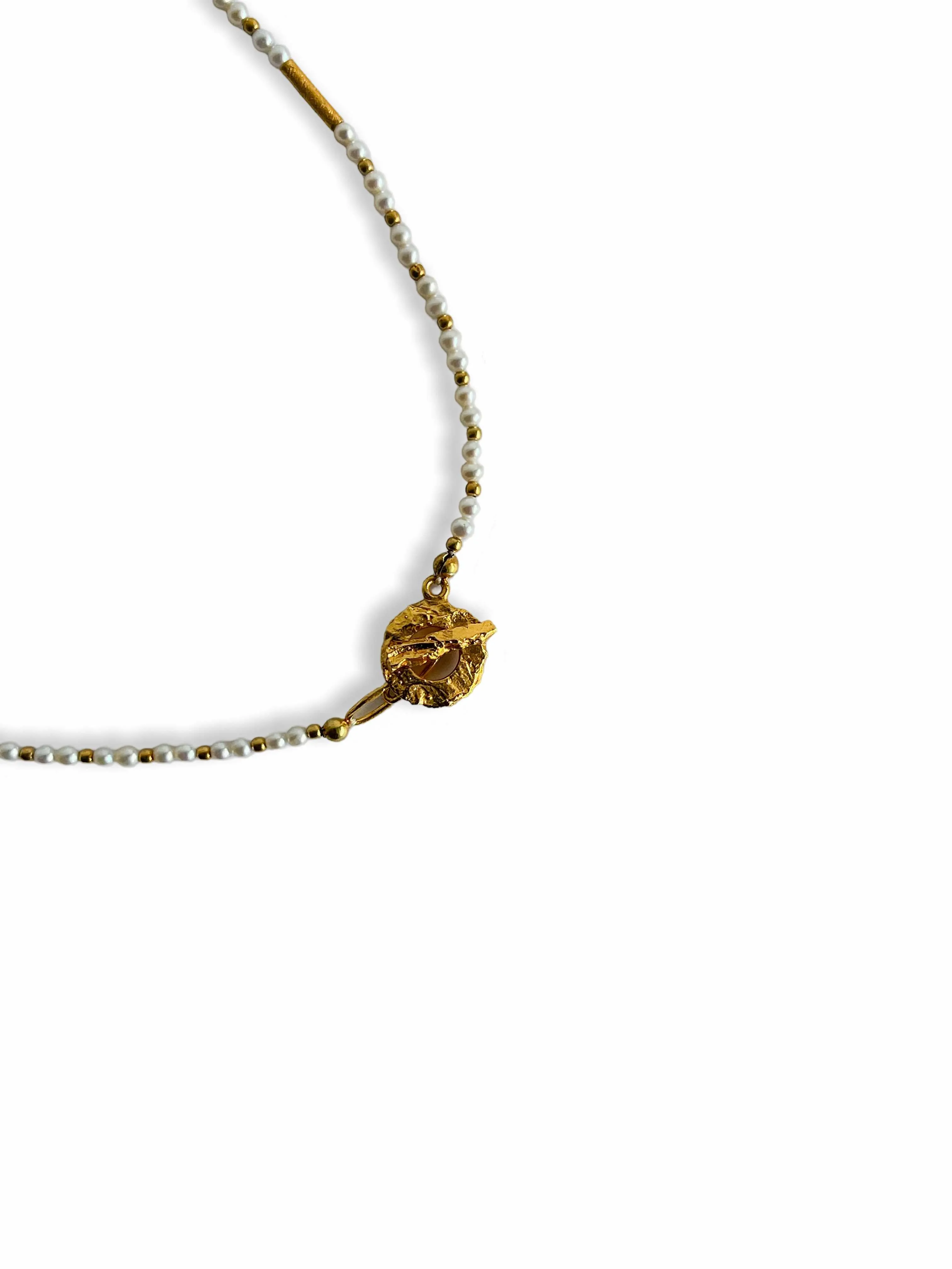 White Pearl Choker