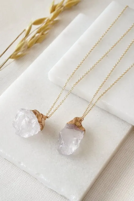 Xander Kostroma Raw Quartz Crystal Pendant in Gold - 42 cm Gold-Plated Necklace for Women - Handcrafted Healing Jewelry, Energy Amplifier, Elegant Accessory