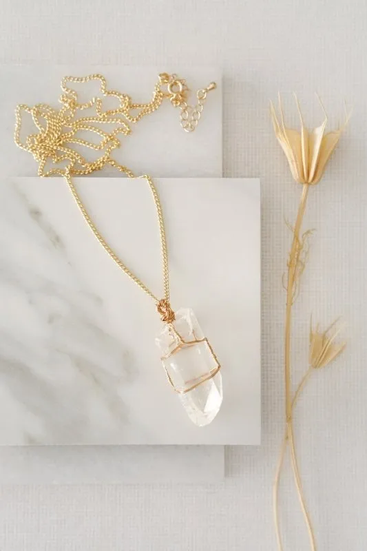 Xander Kostroma Raw Quartz Crystal Square Pendant in Gold – 68cm   extension Gold-Plated Necklace for Women, Healing Energy Jewelry, Unique Crystal Pendant, Energy Amplifier & Elegant Accessory